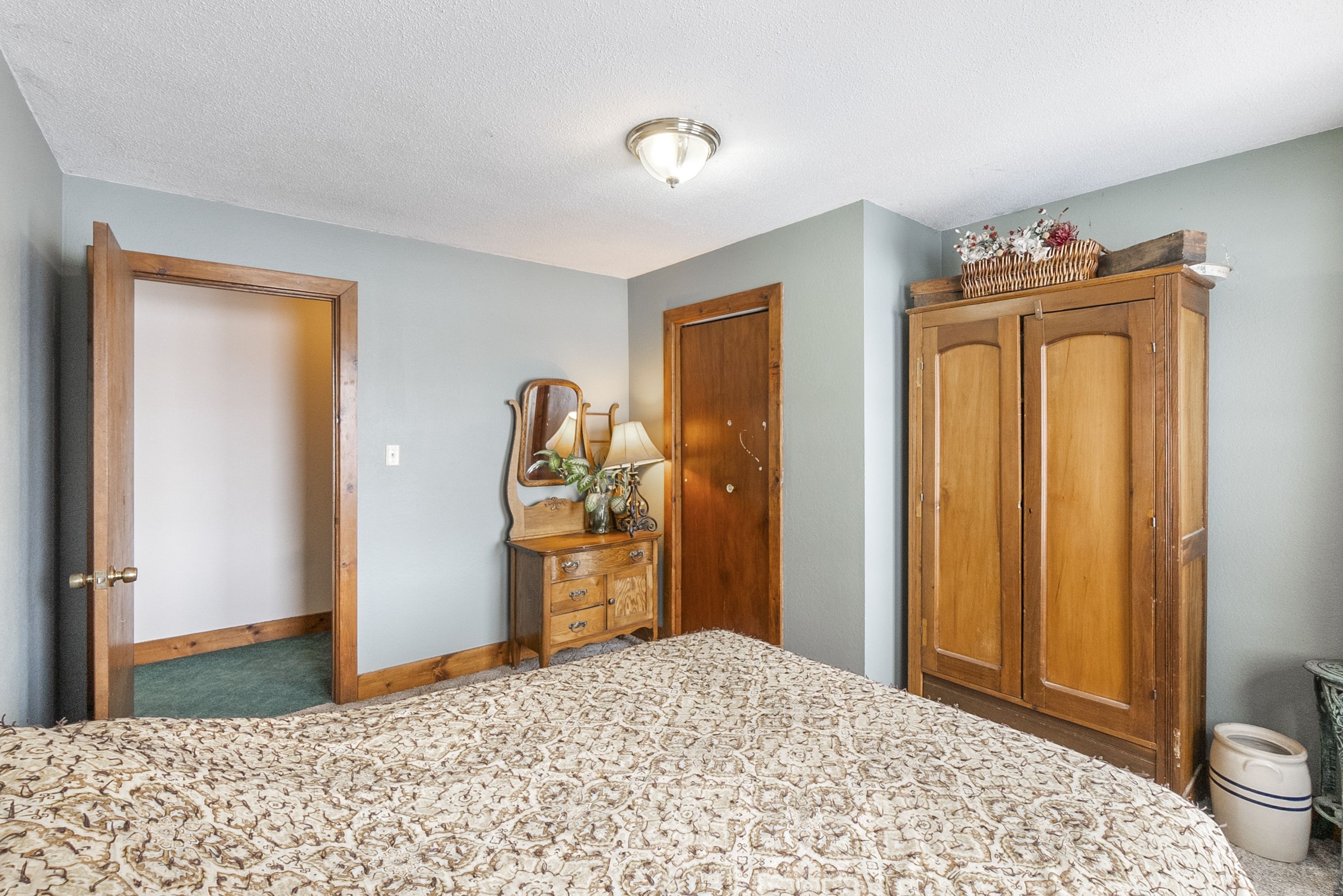 Listing Photo: 22-print-3251 Brandon Diagonal Blvd_Edits (22 of 52)